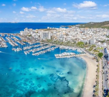 Beleef een Onvergetelijke Vakantie op Ibiza